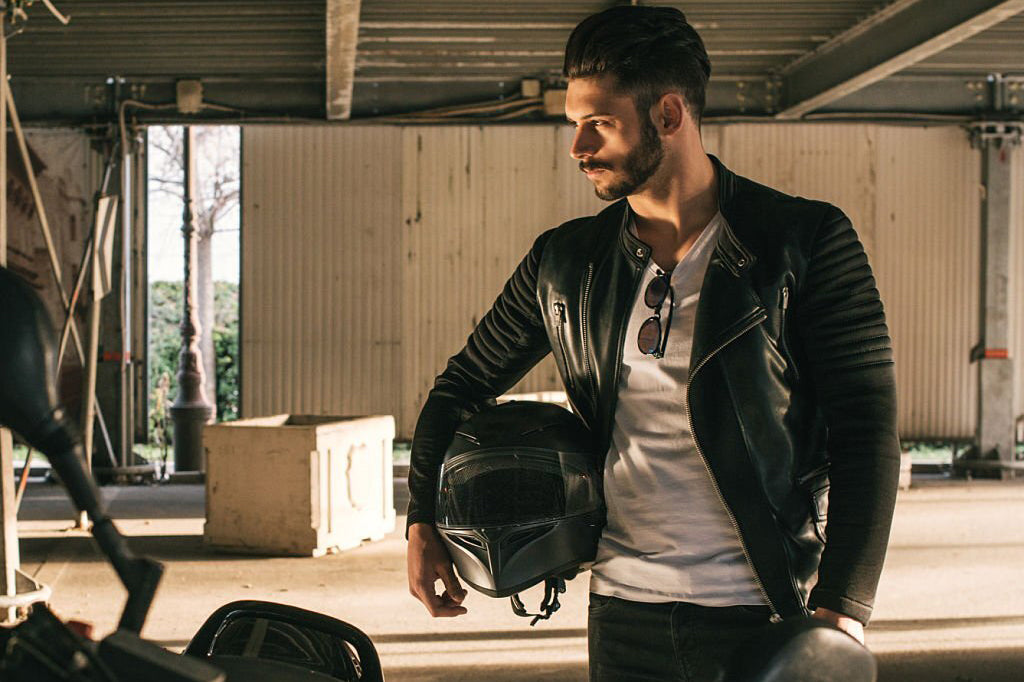 best way to carry your motorcycle helmet Carrier Strap How to Carry Passenger Helmet