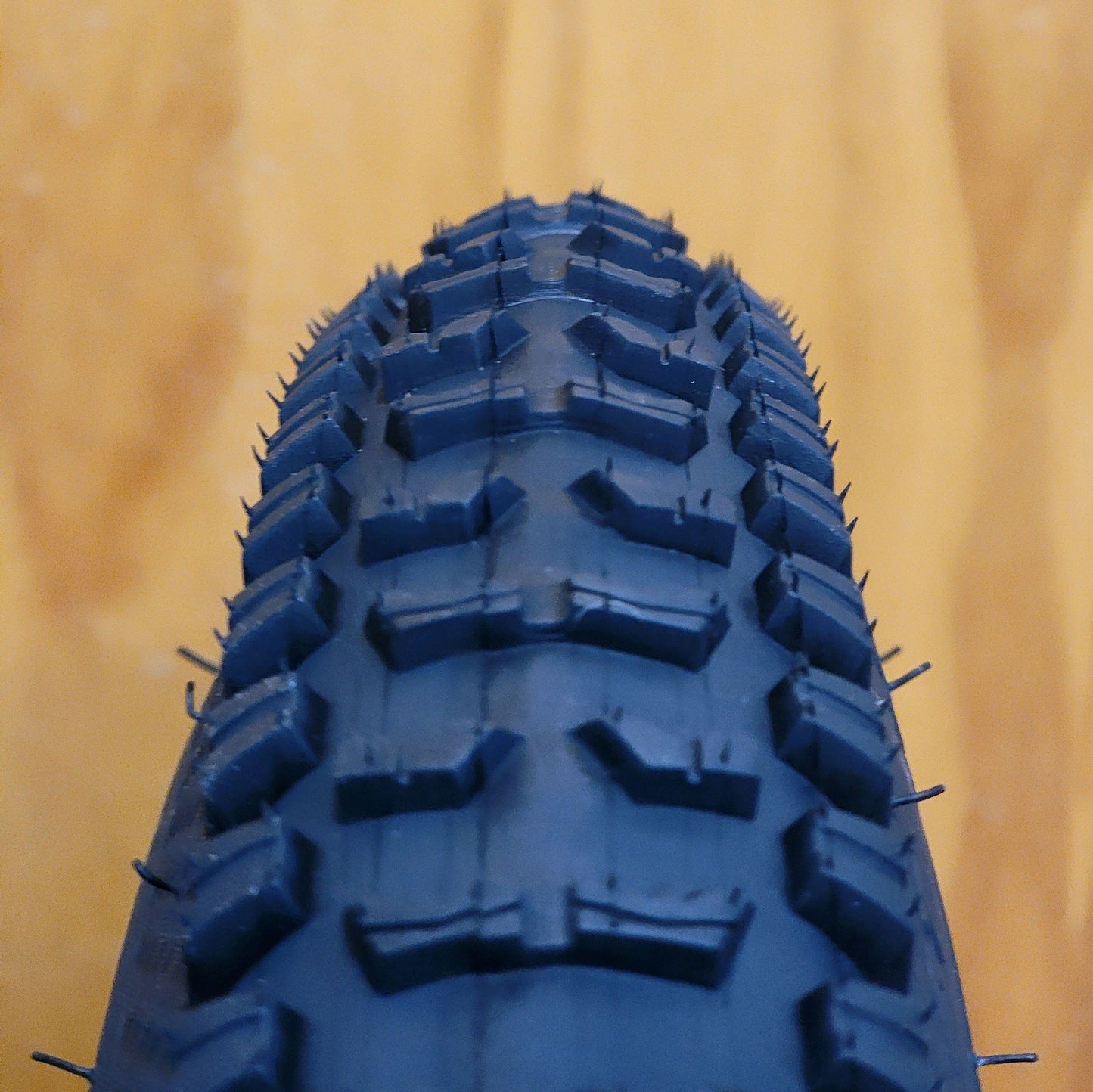 Black Cat MTB Tyre 20 x 2.125 A210