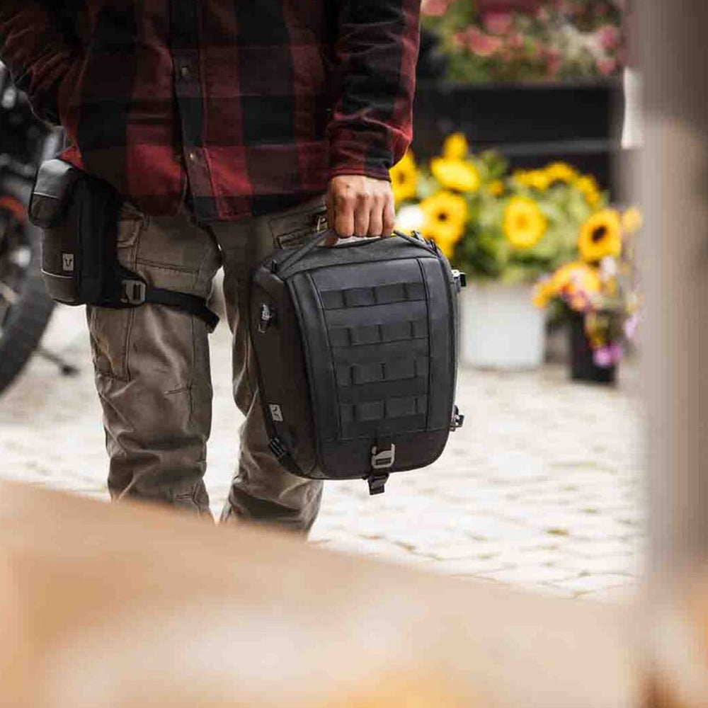 TAILBAG SW MOTECH LEGEND GEAR LT4 GEAR TAILBAG BLACK 4-6 LITRE FUNCTION SPLASH PROOF
