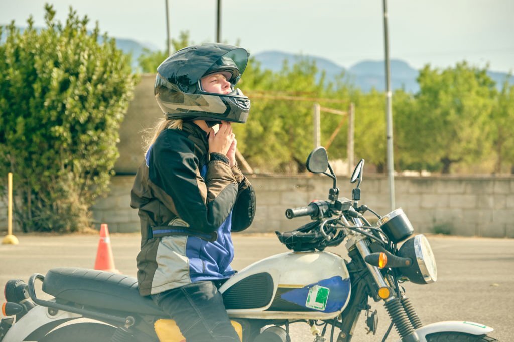 How to Determine Head Shape for Motorcycle Helmet (Guide) Moto1