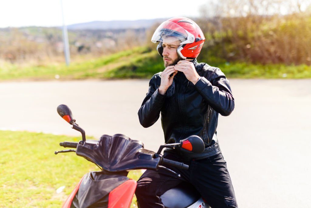 how to tell if motorcycle helmet is too small