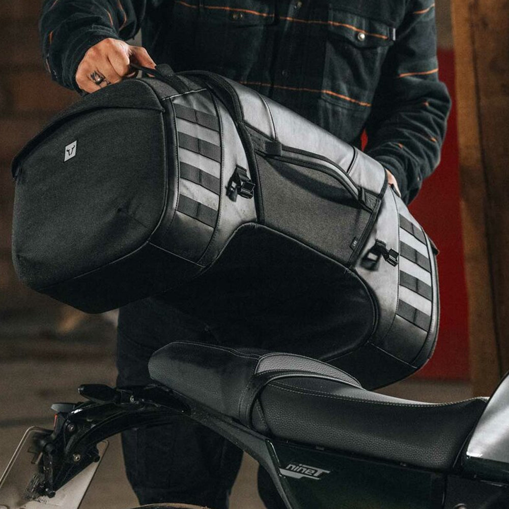 TAILBAG SW MOTECH LEGEND GEAR LR5 BLACK 52 LITRE ANTI-SKID BOTTOM