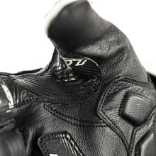 102097-BLK-05