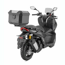B38N_top-case_mounted-on_inner_givi_kymco-dinkx125