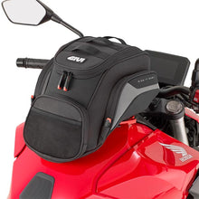 EASY05_tanklock-tank-bag_mounted-on_givi_honda-cb1