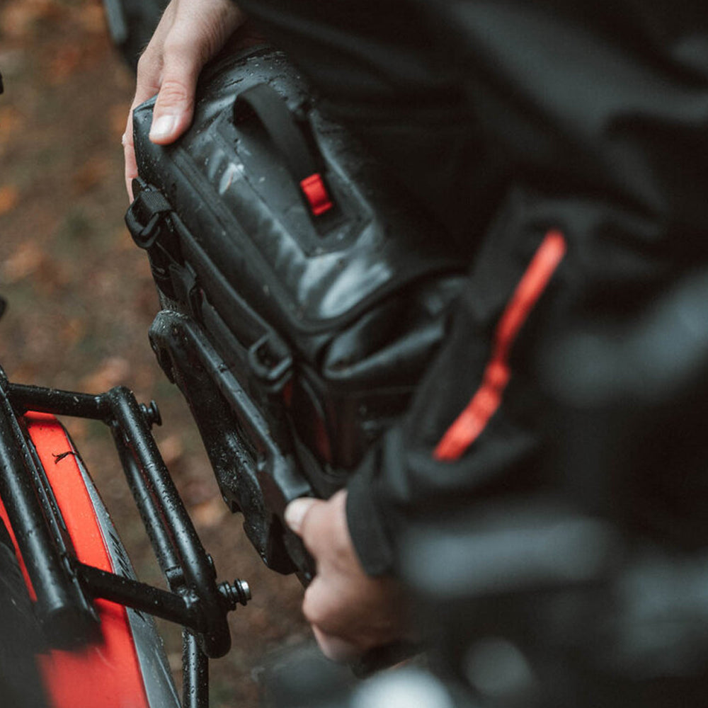 SYS BAG SW MOTECH WATERPROOF WITH ADAPTER PLATE 17L-23L RIGHT FOR SLC SIDE CARRIER