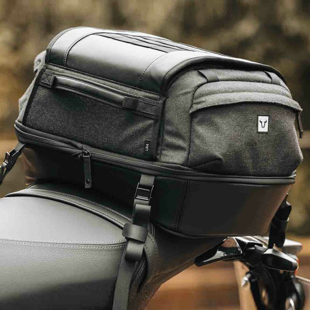 TAILBAG SW MOTECH LEGEND GEAR  LR4 GEAR TAILBAG BLACK 18-25 LITRE FUNCTION SPLASH PROOF