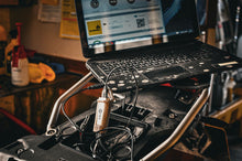 SO-9500_scottoiler_esystemrepconnect_lifestyleimag